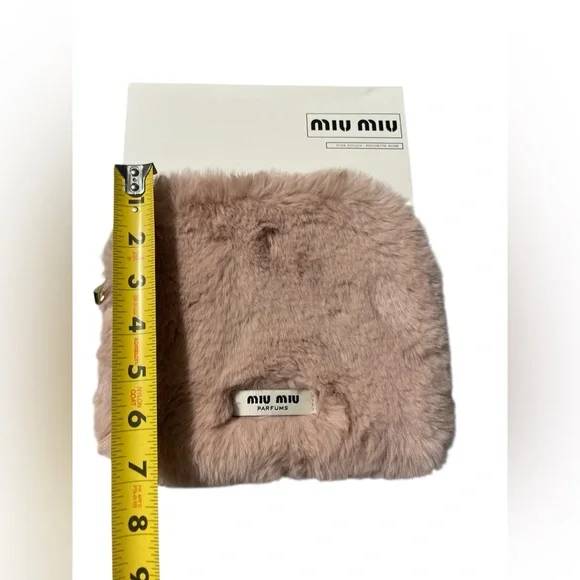 New in Box Rare Miu Miu Parfums GWP Larger Blush Faux Fur Clutch w/Gold Hardware - Picture 6 of 12